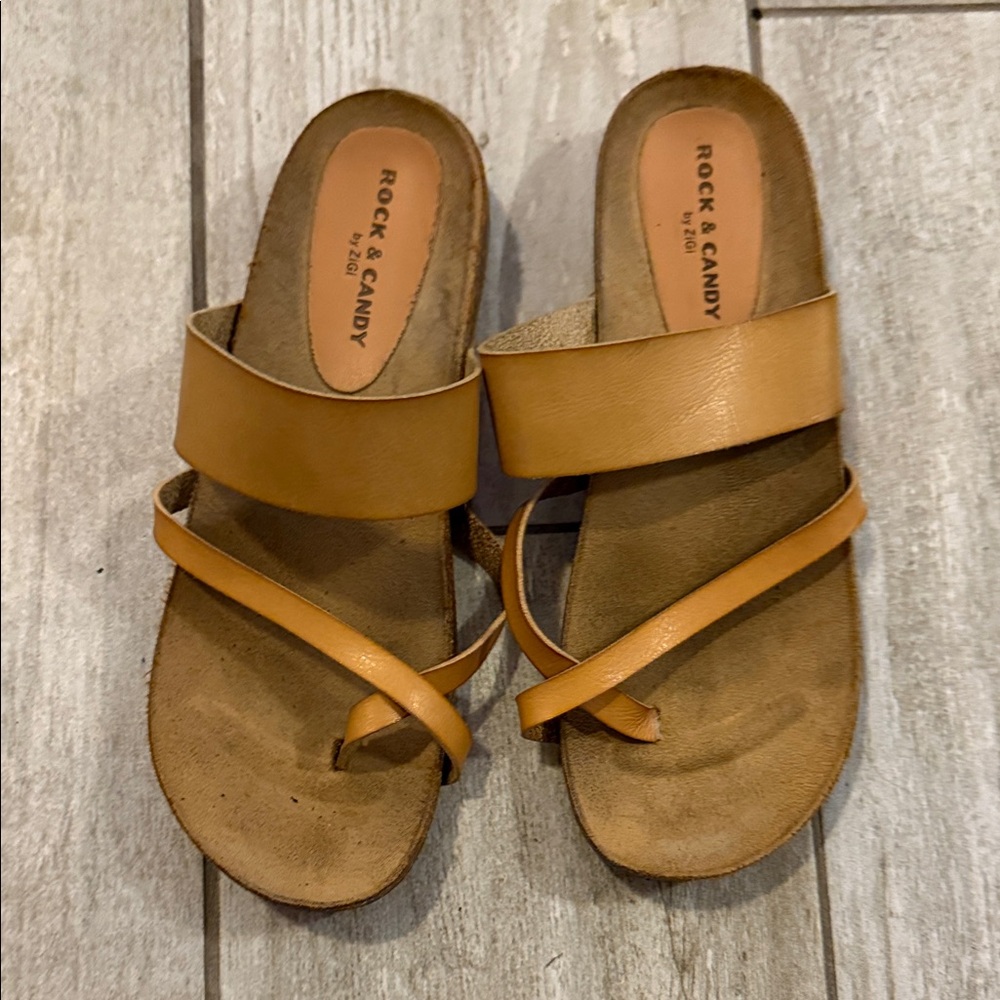 Rock & Candy Women's Brown Strappy Sandals